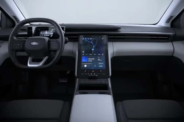 Ford Explorer (2026) thumbnail 5