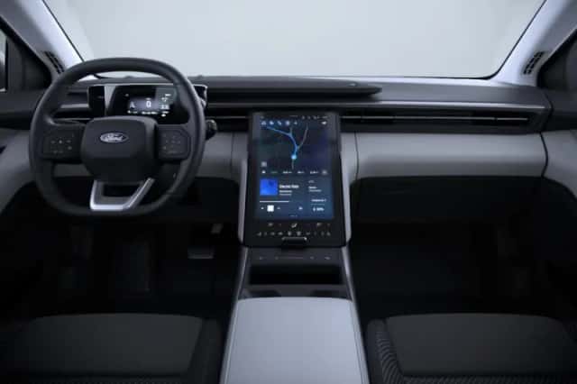 Ford Explorer (2026) thumbnail 5