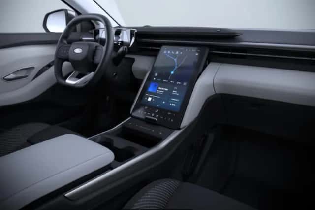 Ford Explorer (2026) thumbnail 6