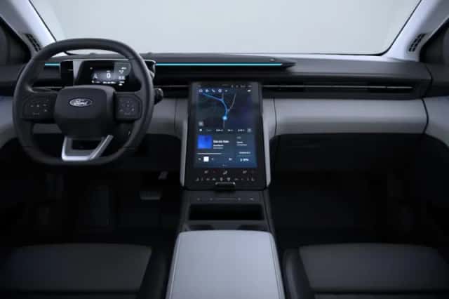 Ford Explorer (2026) thumbnail 5