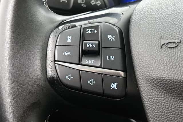 Ford Kuga (2022) thumbnail 6