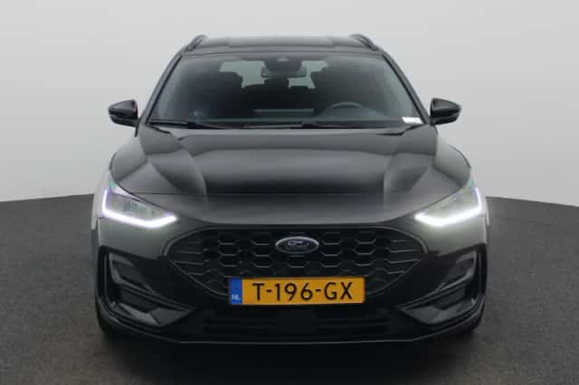 Ford Focus (2023) thumbnail 3