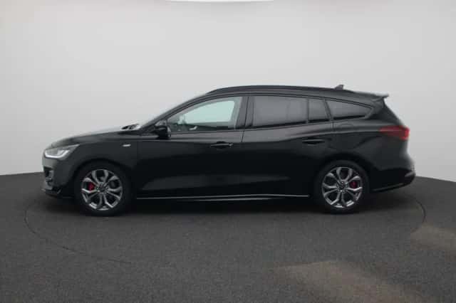 Ford Focus (2023) thumbnail 4