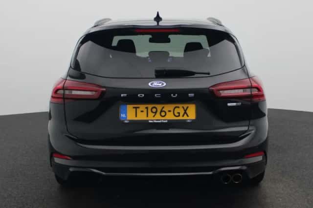 Ford Focus (2023) thumbnail 5