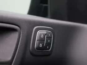Ford Kuga thumbnail 32