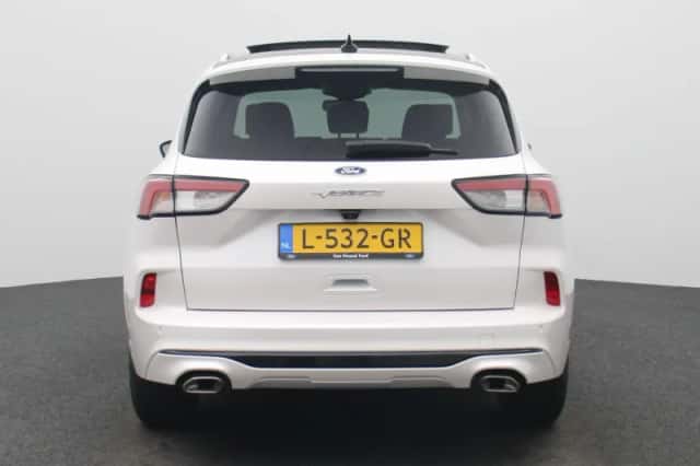 Ford Kuga (2021) thumbnail 5