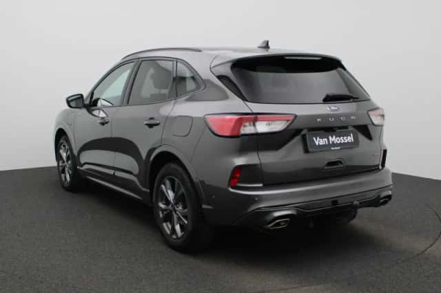 Ford Kuga (2023) thumbnail 2
