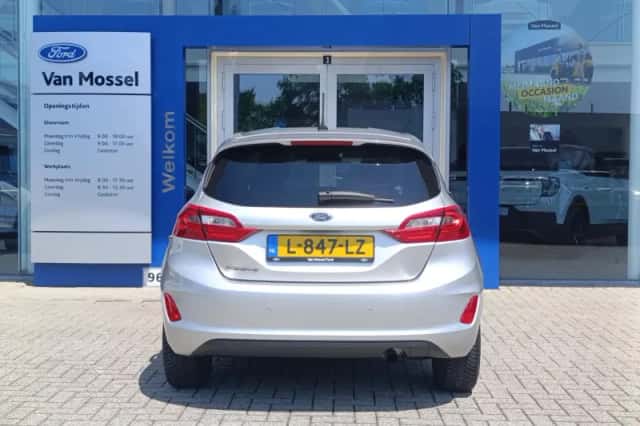 Ford Fiesta (2019) thumbnail 3