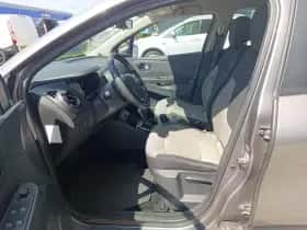 Renault Captur thumbnail 11