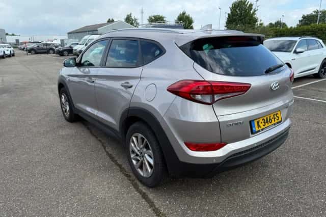 Hyundai Tucson (2015) thumbnail 4