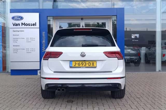 Volkswagen Tiguan (2016) thumbnail 4