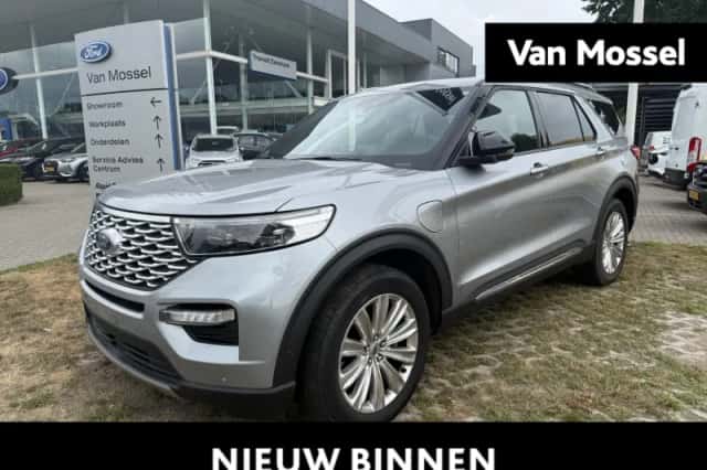 Ford Explorer (2022) thumbnail 1