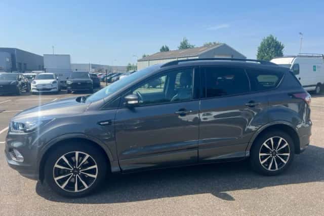 Ford Kuga (2017) thumbnail 2