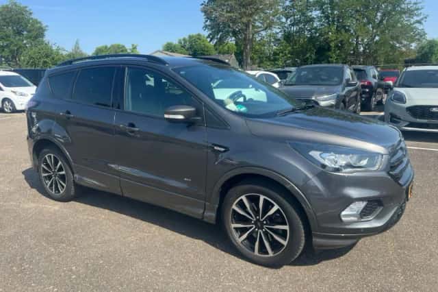 Ford Kuga (2017) thumbnail 6