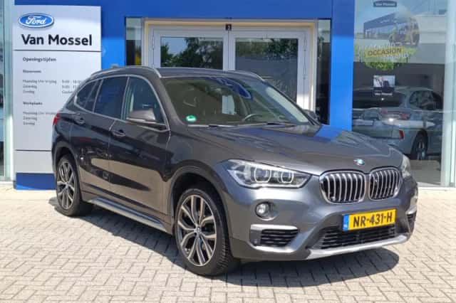 BMW X1 (2017) thumbnail 2