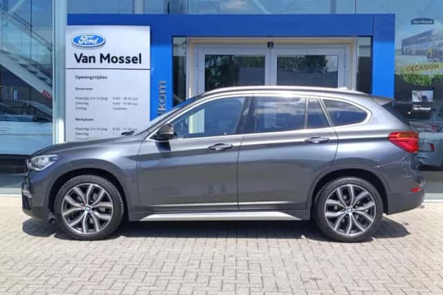 BMW X1 (2017) thumbnail 5