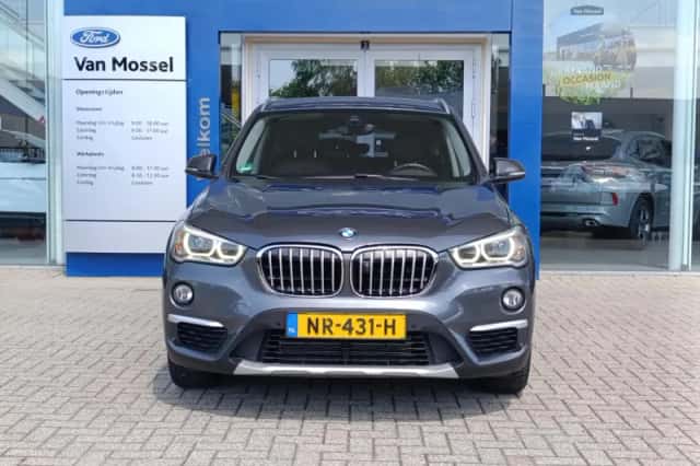 BMW X1 (2017) thumbnail 6