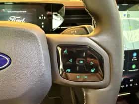 Ford Explorer thumbnail 11