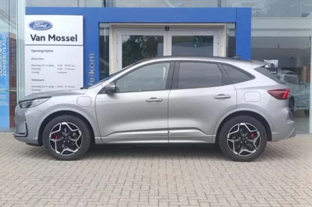 Ford Kuga (2025) thumbnail 4