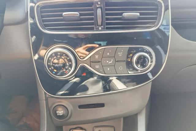 Renault Clio (2019) thumbnail 23