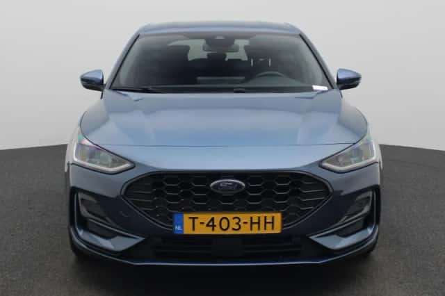 Ford Focus (2023) thumbnail 3