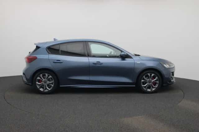 Ford Focus (2023) thumbnail 6