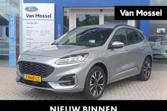Ford Kuga (2022) thumbnail 1