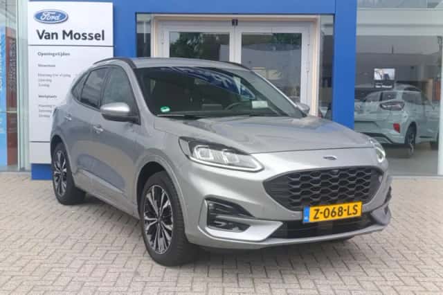 Ford Kuga (2022) thumbnail 2