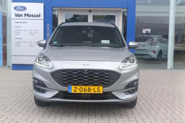 Ford Kuga (2022) thumbnail 5