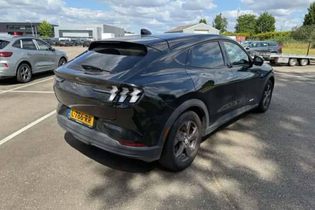 Ford Mustang Mach-E (2021) thumbnail 5