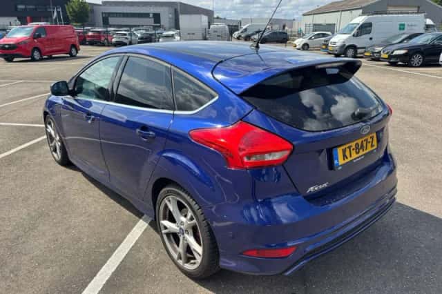 Ford Focus (2016) thumbnail 3
