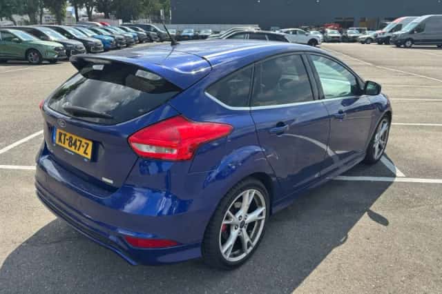 Ford Focus (2016) thumbnail 5