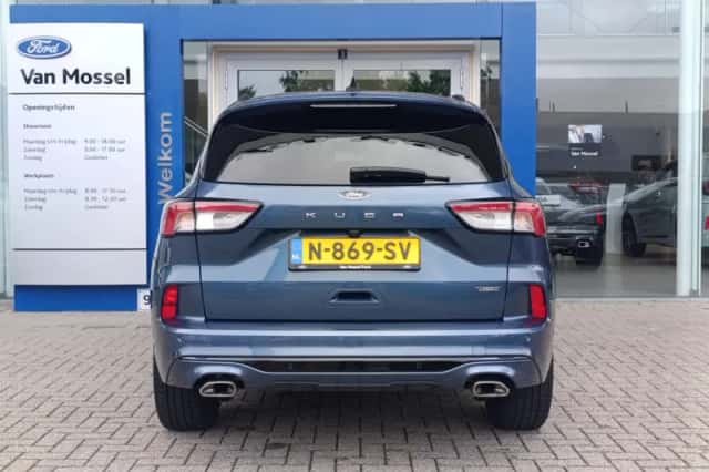 Ford Kuga (2022) thumbnail 3