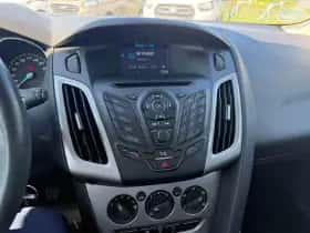 Ford Focus thumbnail 12