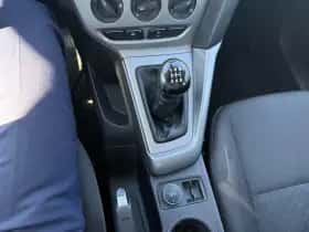 Ford Focus thumbnail 13