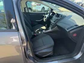 Ford Focus thumbnail 9