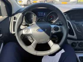 Ford Focus thumbnail 10