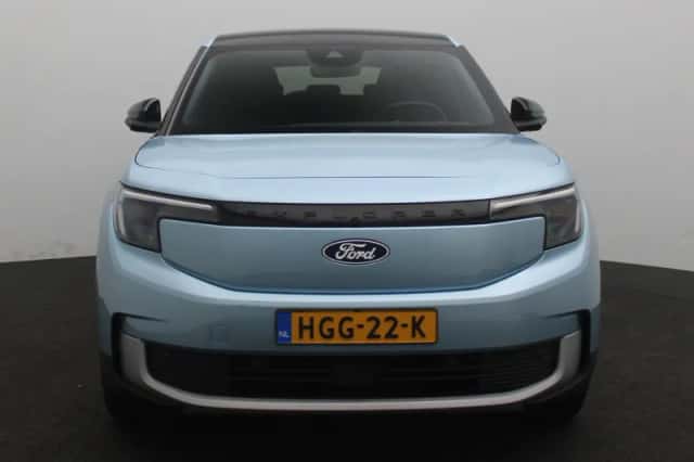 Ford Explorer (2025) thumbnail 3