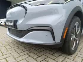 Ford Mustang Mach-E thumbnail 9