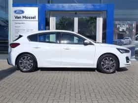 Ford Focus thumbnail 4