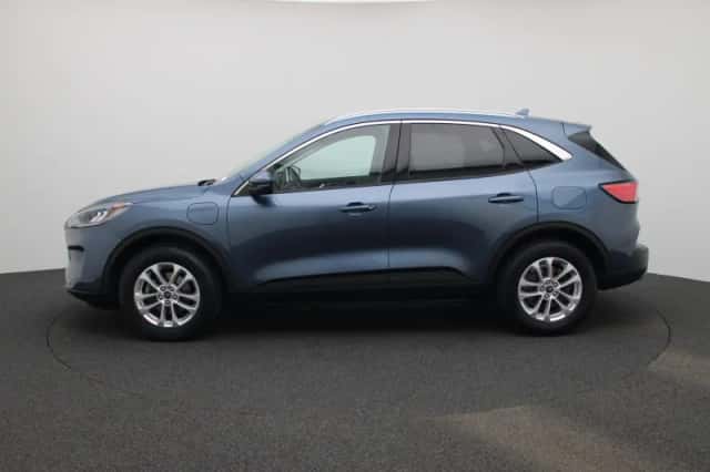 Ford Kuga (2022) thumbnail 4