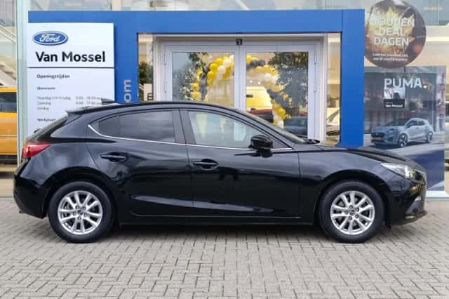 Mazda 3 (2017) thumbnail 4