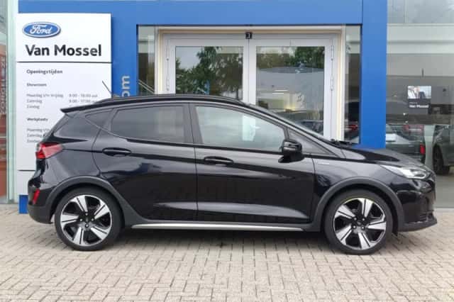 Ford Fiesta (2022) thumbnail 4