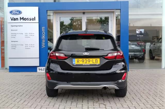 Ford Fiesta (2022) thumbnail 3