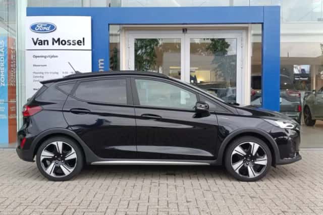 Ford Fiesta (2022) thumbnail 4