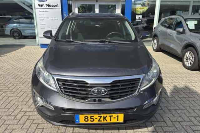 Kia Sportage (2013) thumbnail 2