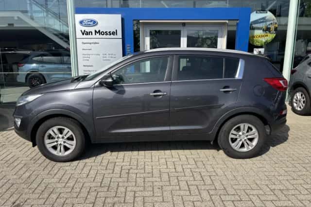 Kia Sportage (2013) thumbnail 3