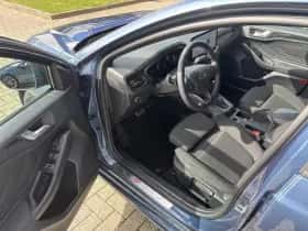 Ford Focus thumbnail 9