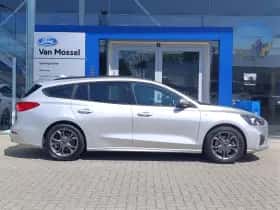 Ford Focus thumbnail 4