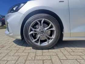 Ford Focus thumbnail 8